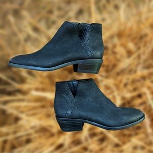 FRYE AND CO. Black Ankle Boots